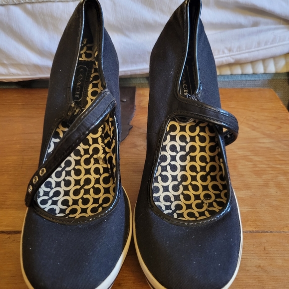 Coach Shoes - Coach Cassandra shoes